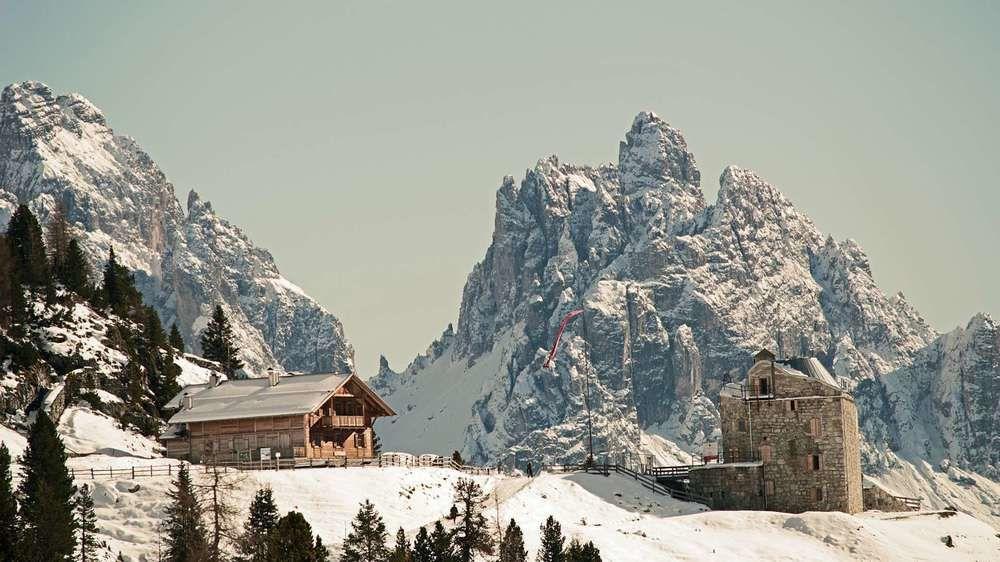 Hotel Trenker Braies  Exterior photo