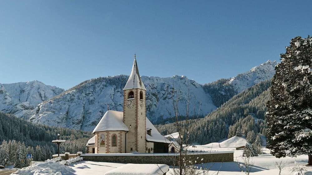 Hotel Trenker Braies  Exterior photo