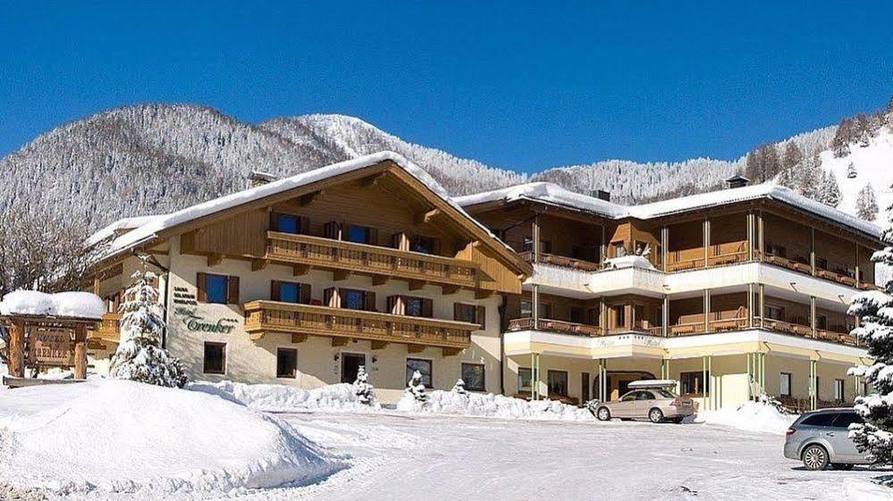 Hotel Trenker Braies  Exterior photo