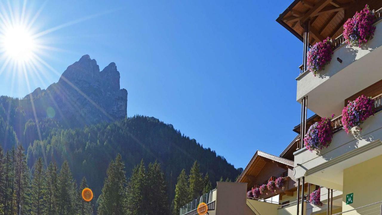Hotel Trenker Braies  Exterior photo