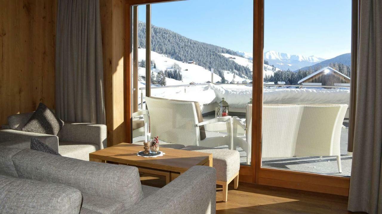 Hotel Trenker Braies  Exterior photo