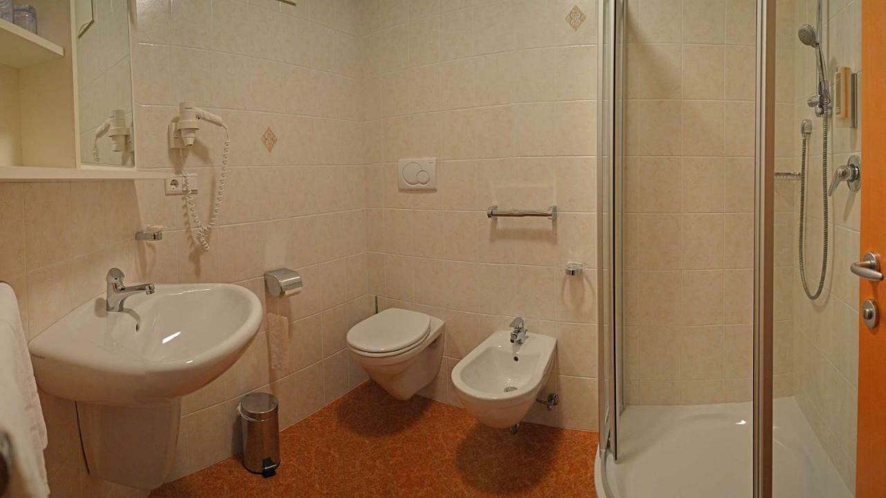 Hotel Trenker Braies  Room photo