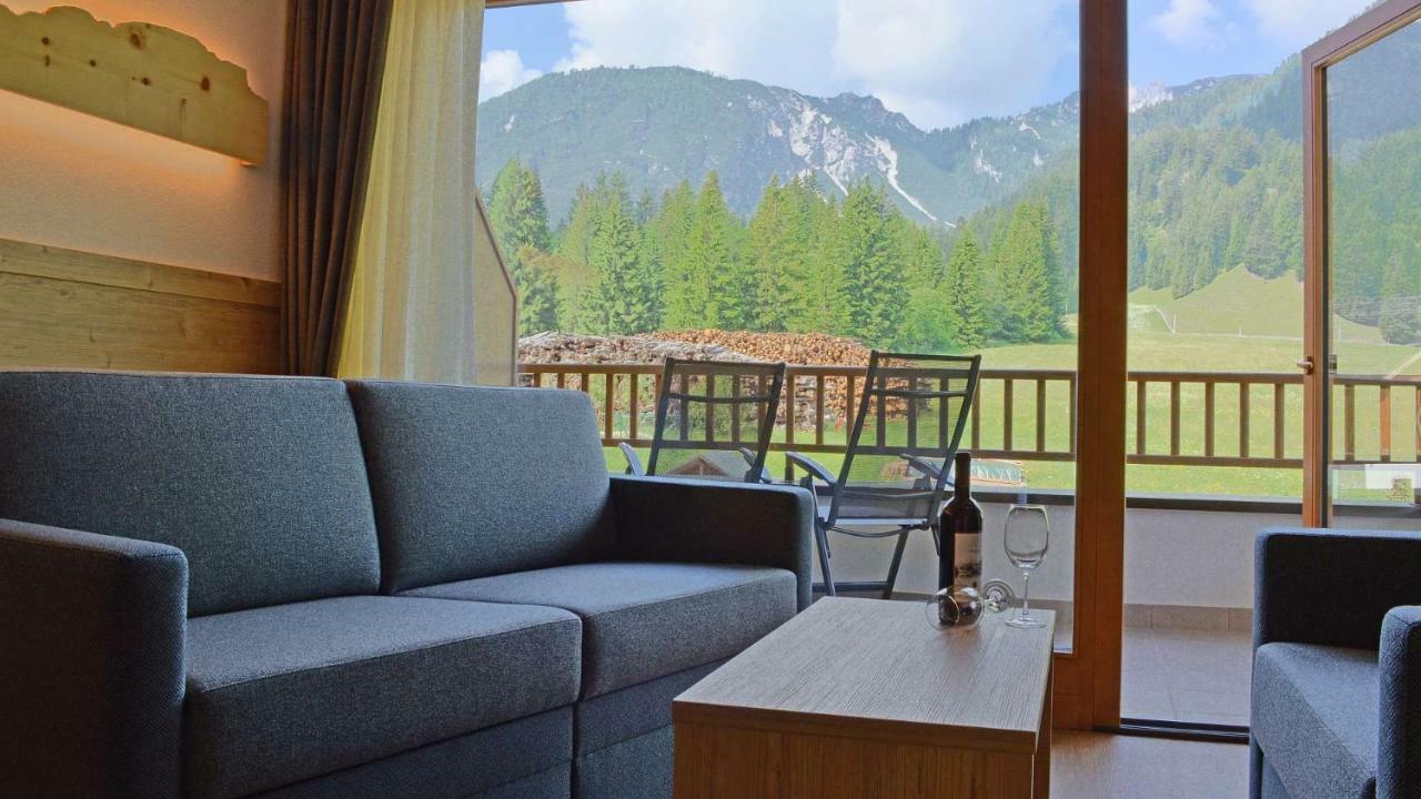 Hotel Trenker Braies  Exterior photo