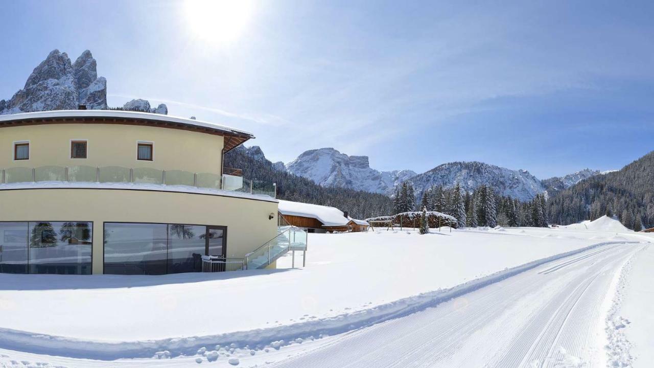 Hotel Trenker Braies  Exterior photo