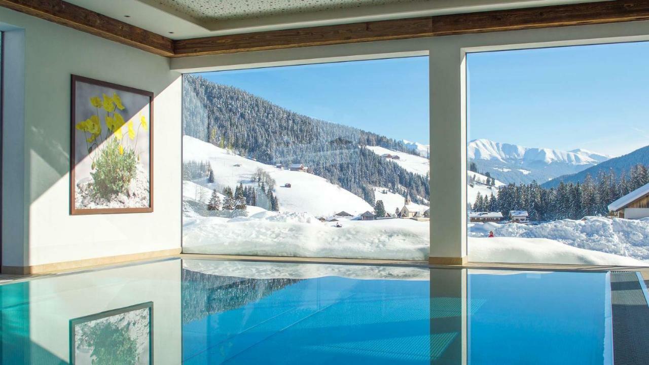 Hotel Trenker Braies  Exterior photo